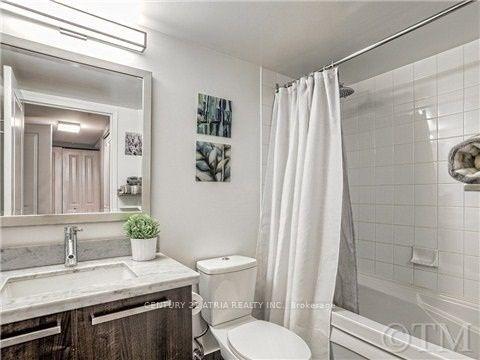 314 - 11 St Joseph St, Condo with 2 bedrooms, 2 bathrooms and 1 parking in Toronto ON | Image 3