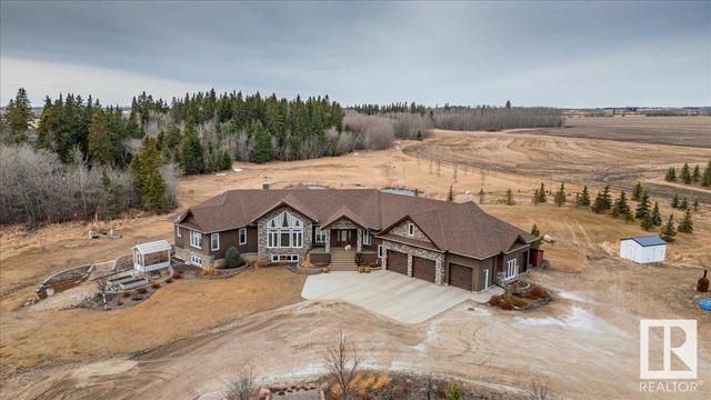 49330 Rge Rd 260, House detached with 5 bedrooms, 5 bathrooms and null parking in Leduc County AB | Image 2