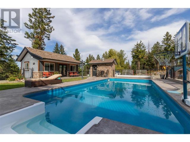 4444 June Springs Road, House detached with 5 bedrooms, 4 bathrooms and 12 parking in Central Okanagan BC | Image 5