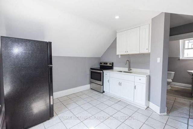 49 Jarvis St, House detached with 1 bedrooms, 2 bathrooms and 1 parking in Brantford ON | Image 11
