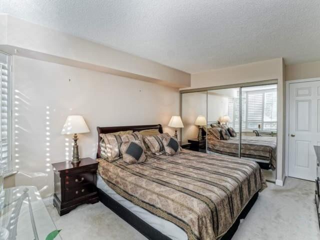 205 - 24 Hanover Rd, Condo with 1 bedrooms, 1 bathrooms and 2 parking in Brampton ON | Image 6
