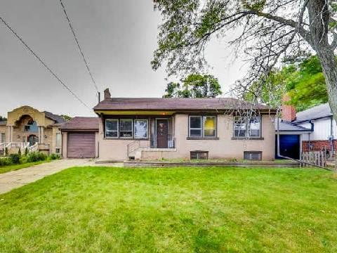 63 Reidmount Ave, House detached with 3 bedrooms, 1 bathrooms and 3 parking in Toronto ON | Image 1
