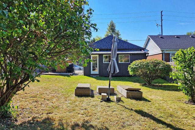 3722 St Clair Ave E, House detached with 2 bedrooms, 2 bathrooms and 3 parking in Toronto ON | Image 19
