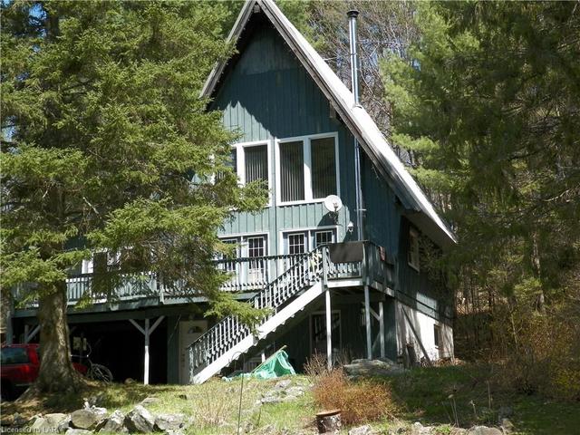 1034 Bonnie Lake Road, House detached with 3 bedrooms, 2 bathrooms and 5 parking in Bracebridge ON | Image 1