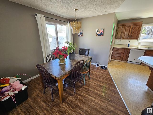 4905 Mackenzie Av, House detached with 5 bedrooms, 2 bathrooms and null parking in Drayton Valley AB | Image 6
