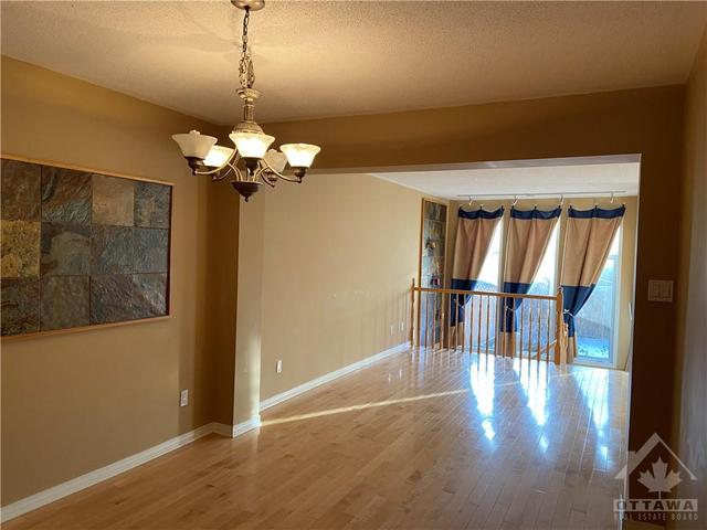 288 Goldridge Drive, Townhouse with 3 bedrooms, 3 bathrooms and 3 parking in Ottawa ON | Image 8