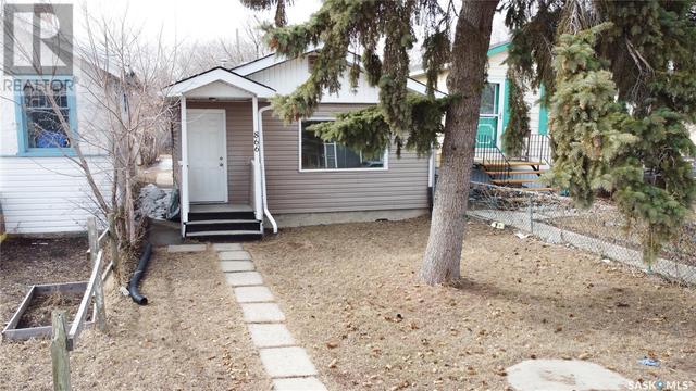 866 Robinson Street, House detached with 2 bedrooms, 1 bathrooms and null parking in Regina SK | Image 2