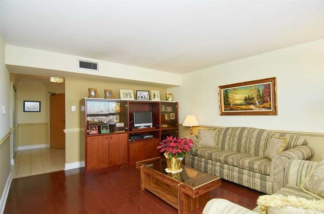 2207 - 1300 Bloor St W, Condo with 3 bedrooms, 2 bathrooms and 1 parking in Toronto ON | Image 16
