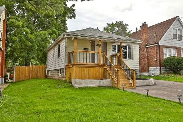 72 Montrose Ave, House detached with 2 bedrooms, 2 bathrooms and 4 parking in Hamilton ON | Image 1