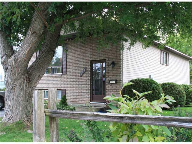 197 Westmount Dr S, House detached with 2 bedrooms, 2 bathrooms and null parking in Orillia ON | Image 1