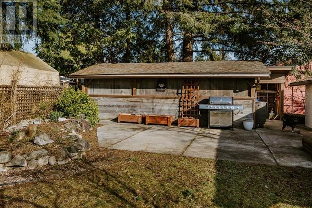 5609 Trail Avenue, House detached with 3 bedrooms, 1 bathrooms and 2 parking in Sechelt BC | Image 25