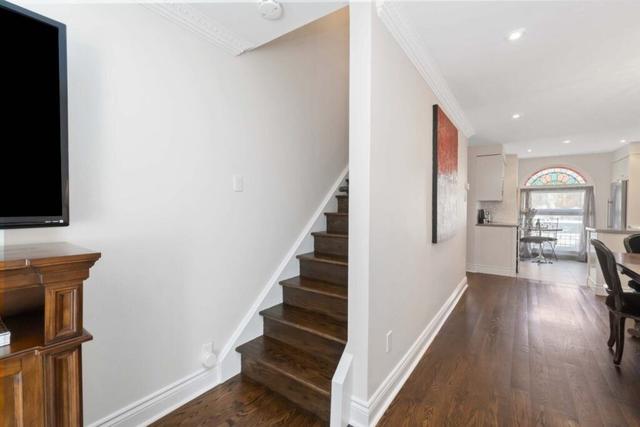 31 Belmont St, House attached with 2 bedrooms, 2 bathrooms and 0 parking in Toronto ON | Image 10