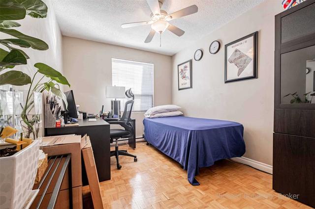 1 - 3814a Bloor St W, Condo with 3 bedrooms, 1 bathrooms and 2 parking in Toronto ON | Image 4