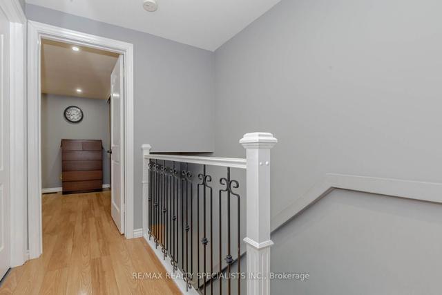 29 Sandringham Crt, Townhouse with 3 bedrooms, 2 bathrooms and 2 parking in Brampton ON | Image 22