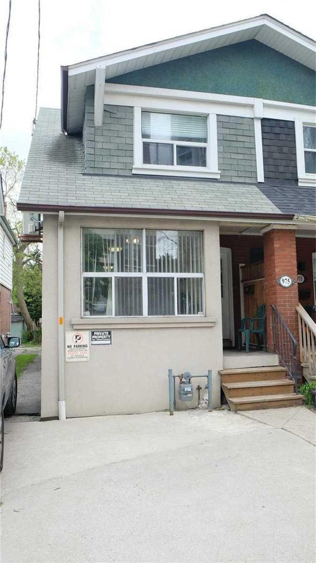 975 Broadview Ave, House semidetached with 2 bedrooms, 3 bathrooms and 1 parking in Toronto ON | Image 5