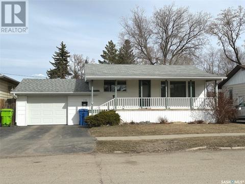 315 Pasqua Avenue S, House detached with 2 bedrooms, 1 bathrooms and null parking in Fort Qu'Appelle SK | Card Image