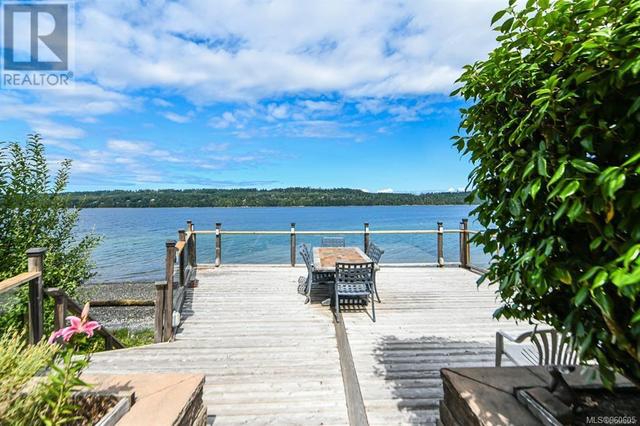 7602 Ships Point Rd, House detached with 3 bedrooms, 3 bathrooms and 6 parking in Comox Valley A BC | Image 73