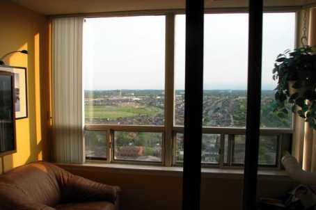ph 9 - 135 Hillcrest Ave, Condo with 1 bedrooms, 1 bathrooms and 1 parking in Mississauga ON | Image 5