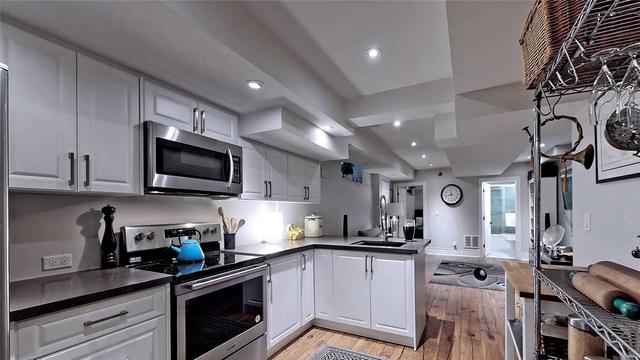 179 Gilbert Ave, House detached with 3 bedrooms, 4 bathrooms and 1 parking in Toronto ON | Image 25