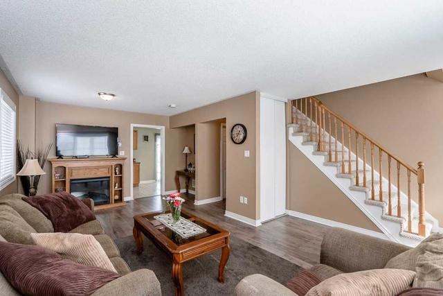 49 Bentley Dr, House semidetached with 3 bedrooms, 3 bathrooms and 2 parking in Barrie ON | Image 5