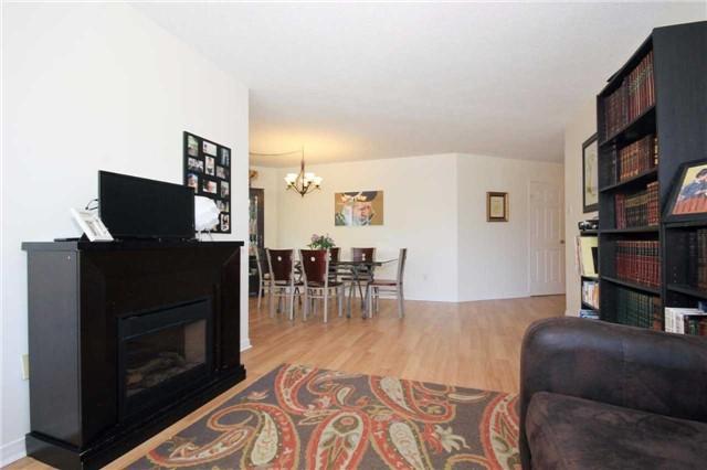 101 - 7420 Bathurst St, Condo with 2 bedrooms, 1 bathrooms and 1 parking in Vaughan ON | Image 6