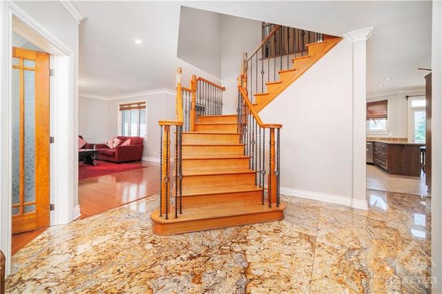 125 Issam Private, House detached with 5 bedrooms, 4 bathrooms and 4 parking in Ottawa ON | Image 3
