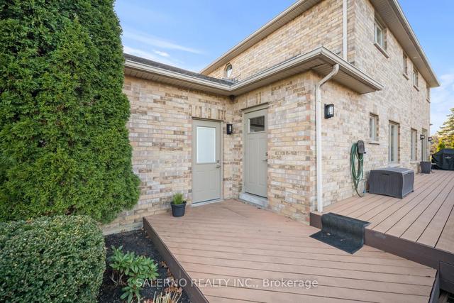 10 Farmcrest Crt, House detached with 4 bedrooms, 5 bathrooms and 12 parking in King ON | Image 29