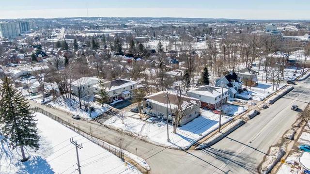 124 Maple Ave, House detached with 8 bedrooms, 5 bathrooms and 5 parking in Barrie ON | Image 35