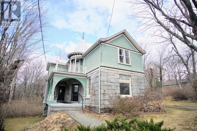 36 King Street, House detached with 3 bedrooms, 2 bathrooms and null parking in Shelburne NS | Image 10
