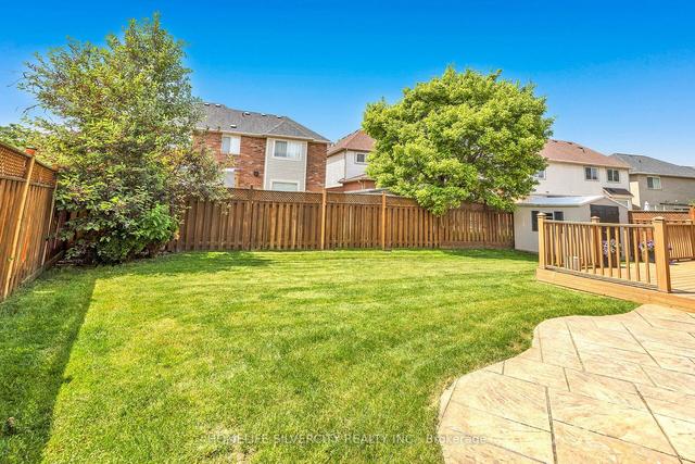 4 Penn Dr, House detached with 4 bedrooms, 4 bathrooms and 6 parking in Brampton ON | Image 25