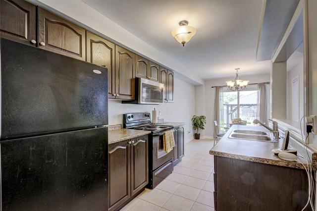 71 Whitefoot Cres, House attached with 3 bedrooms, 4 bathrooms and 2 parking in Ajax ON | Image 7