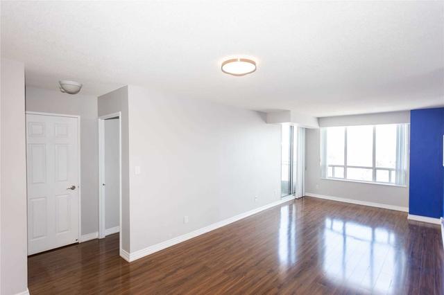 1806 - 256 Doris Ave, Condo with 2 bedrooms, 2 bathrooms and 1 parking in Toronto ON | Image 13