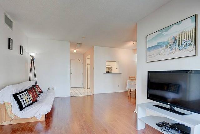 1412 - 265 Enfield Pl, Condo with 2 bedrooms, 2 bathrooms and 1 parking in Mississauga ON | Image 5