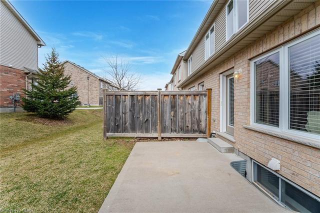 19 - 19 Summerfield Drive, House attached with 3 bedrooms, 3 bathrooms and 2 parking in Guelph ON | Image 33