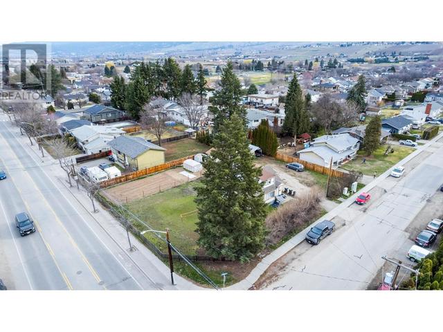 122 Wallace Road, House detached with 3 bedrooms, 2 bathrooms and 6 parking in Kelowna BC | Image 4