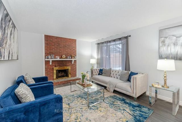 27 Blueridge Sq, House detached with 3 bedrooms, 3 bathrooms and 4 parking in Brampton ON | Image 15