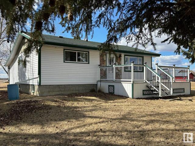 60218 Rr 210, House detached with 2 bedrooms, 1 bathrooms and null parking in Thorhild County AB | Image 1