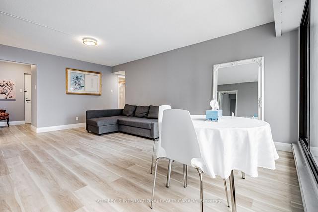 2215 - 55 Harbour Sq, Condo with 2 bedrooms, 1 bathrooms and 1 parking in Toronto ON | Image 8