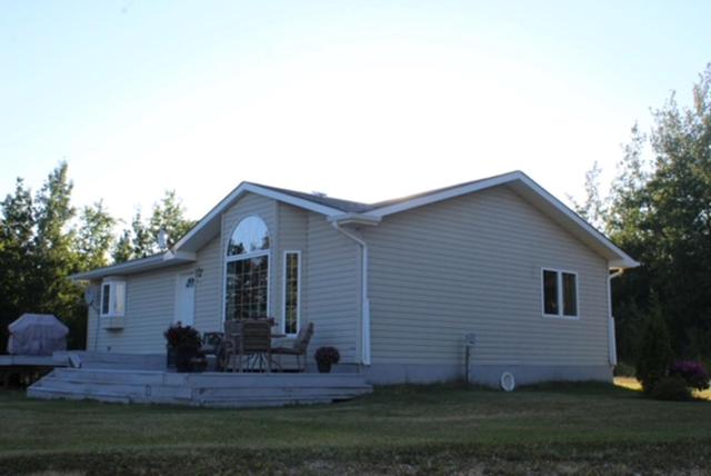 79424 Range Road 105, House detached with 2 bedrooms, 2 bathrooms and 3 parking in Saddle Hills County AB | Image 3