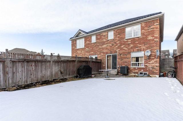 4802 Dovehouse Dr, House semidetached with 3 bedrooms, 3 bathrooms and 2 parking in Mississauga ON | Image 17