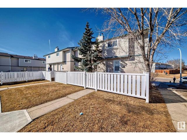 8421 29 Av Nw, House attached with 3 bedrooms, 1 bathrooms and 1 parking in Edmonton AB | Image 34