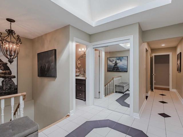 35 Roslyn Crt, House detached with 3 bedrooms, 3 bathrooms and 8 parking in Vaughan ON | Image 34