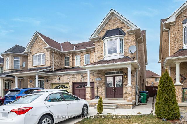 11 Shortreed Grve, House semidetached with 3 bedrooms, 4 bathrooms and 4 parking in Brampton ON | Image 1