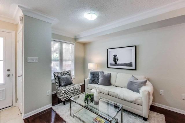 8 - 40 Mendelssohn St, Townhouse with 2 bedrooms, 2 bathrooms and 1 parking in Toronto ON | Image 3