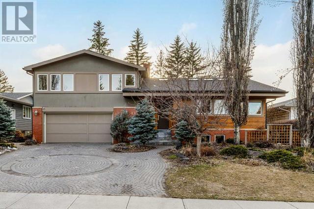 435 Wildwood Drive Sw, House detached with 3 bedrooms, 3 bathrooms and 4 parking in Calgary AB | Image 3