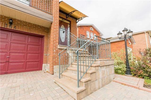 364 Brownridge Dr, House detached with 3 bedrooms, 2 bathrooms and 2 parking in Vaughan ON | Image 2