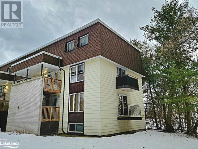 201 - 355 Bethune Drive S, Condo with 3 bedrooms, 1 bathrooms and 1 parking in Gravenhurst ON | Image 1