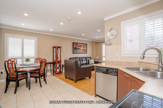 34 Jingle Cres, House semidetached with 3 bedrooms, 3 bathrooms and 3 parking in Brampton ON | Image 28