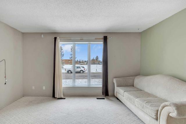 10 Falwood Crescent Ne, Home with 2 bedrooms, 1 bathrooms and 1 parking in Calgary AB | Image 8