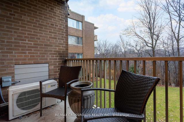 108 - 7 Thornwood Rd, Condo with 2 bedrooms, 2 bathrooms and 1 parking in Toronto ON | Image 11